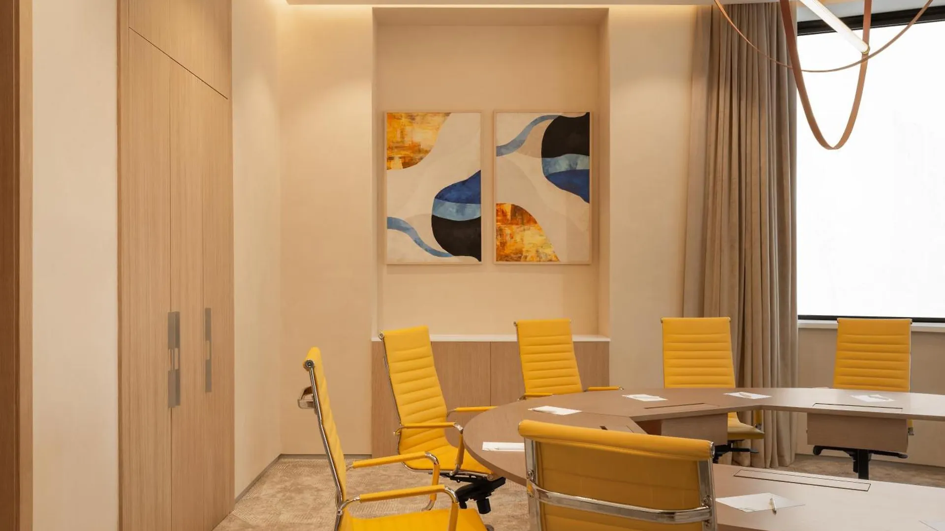 Otel Holiday Inn Almaty By Ihg