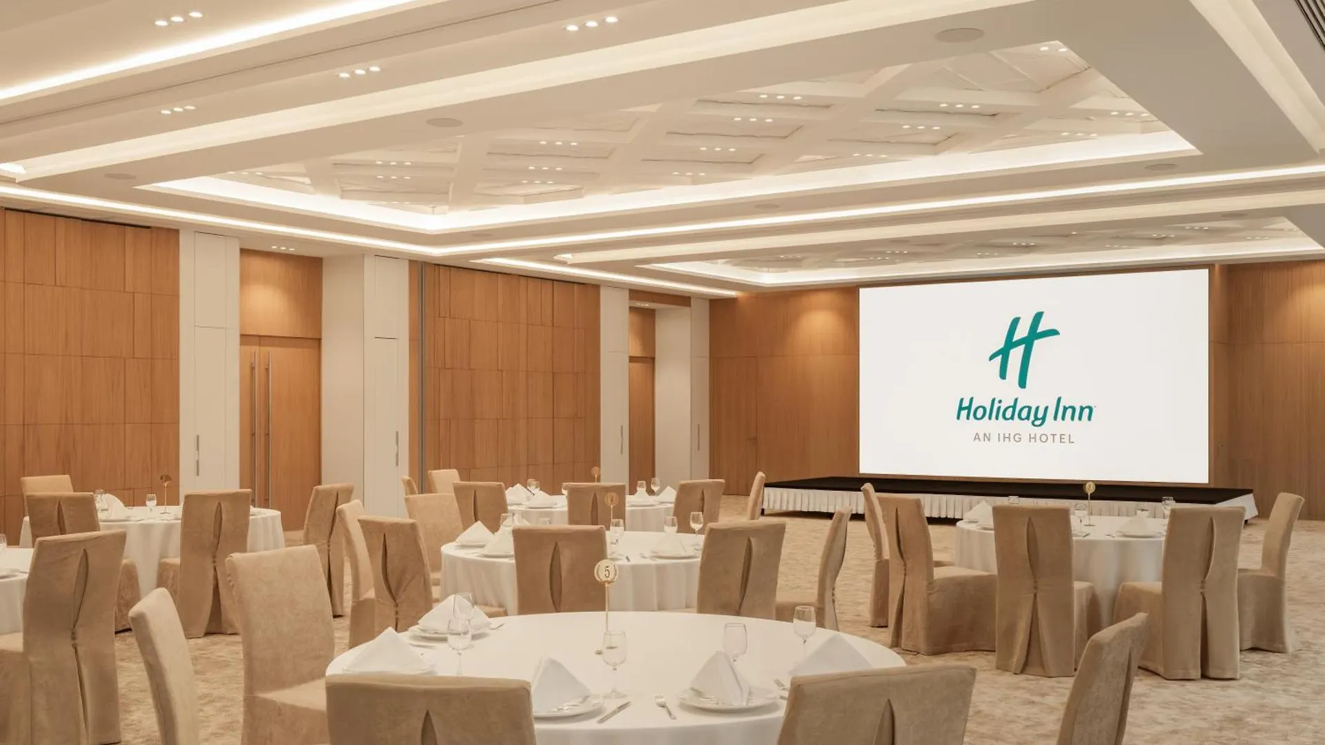 Holiday Inn Almaty By Ihg 4*,