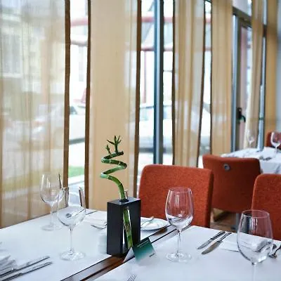 Holiday Inn Almaty By Ihg 4*,